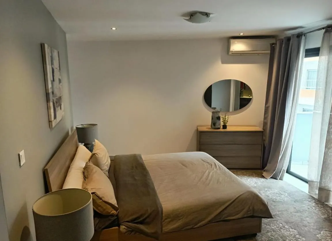Bel Appartement Meuble F3 A Dakar Plateau