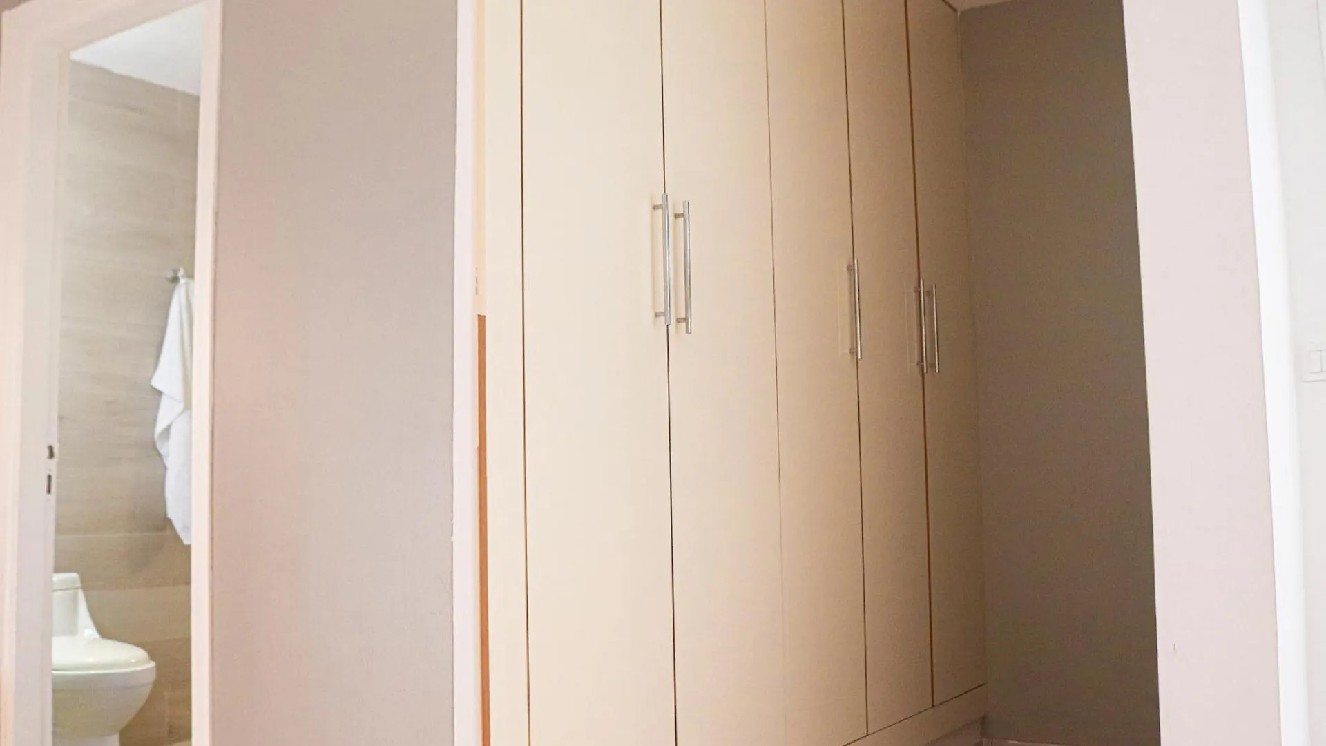 Bel Appartement Meuble F3 A Dakar Plateau